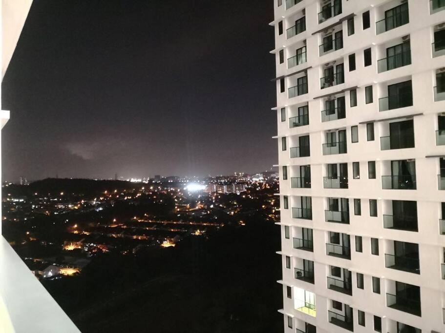 Hidayah Homestay Near Ukm And Ktm Station With High Speed Wifi - Pool & River View Bangi Εξωτερικό φωτογραφία
