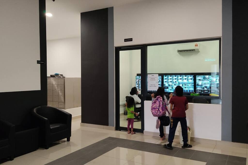 Hidayah Homestay Near Ukm And Ktm Station With High Speed Wifi - Pool & River View Bangi Εξωτερικό φωτογραφία