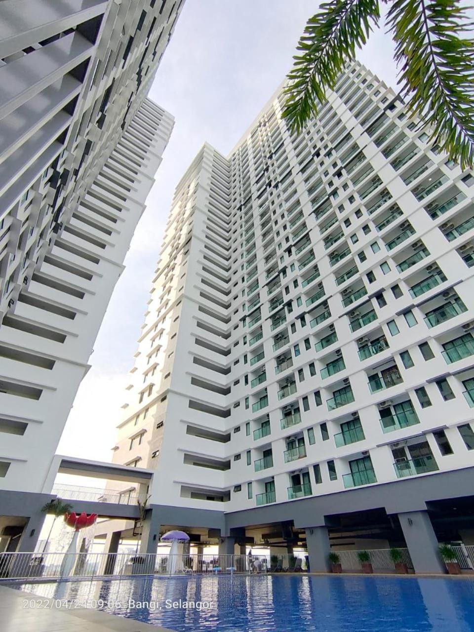 Hidayah Homestay Near Ukm And Ktm Station With High Speed Wifi - Pool & River View Bangi Εξωτερικό φωτογραφία